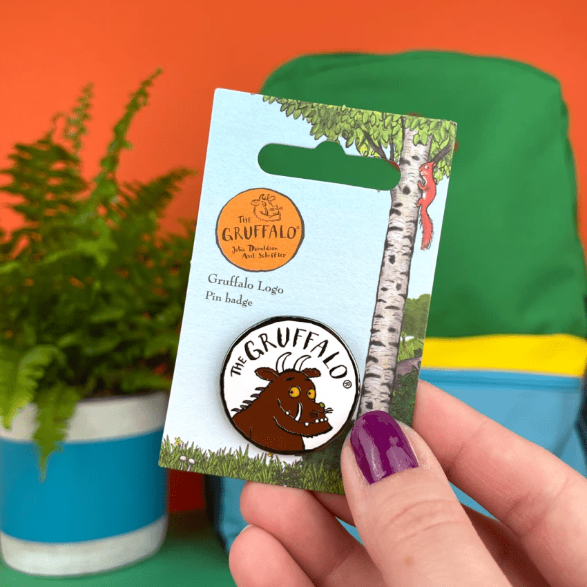Gruffalo Logo Pin Badge / Κονκάρδα Γκρούφαλο - Diavazo Greek Books