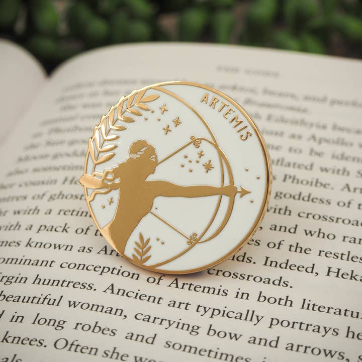 Artemis Enamel Gold Pin Badge - Greek Mythology Collection / Κονκάρδα Θεά Άρτεμης - Diavazo Greek Books