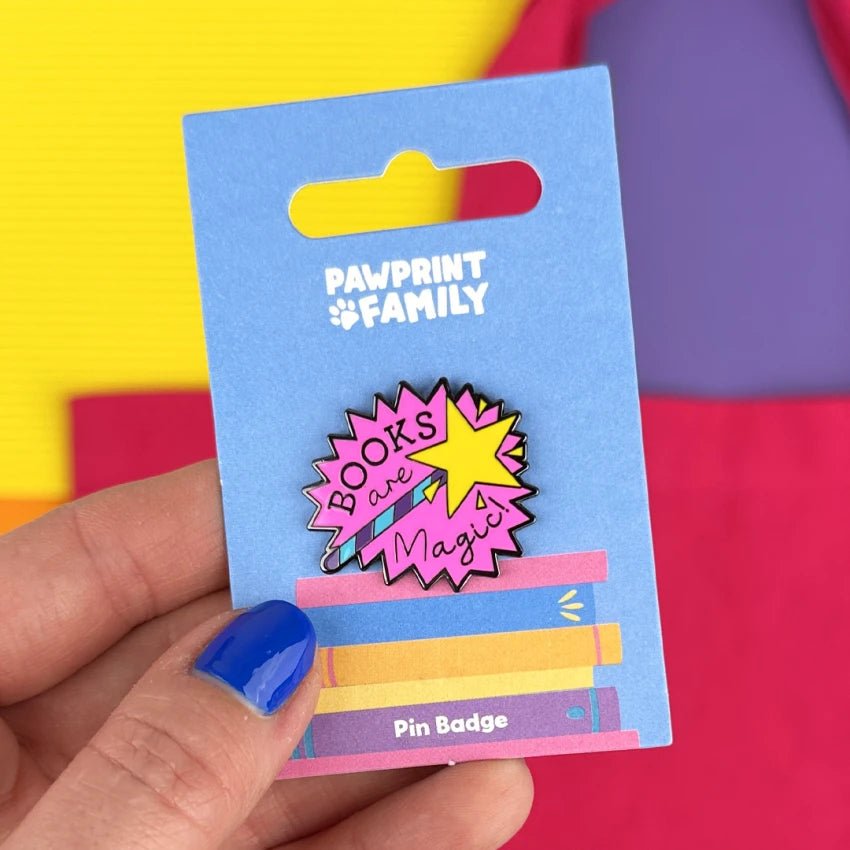Books Are Magic Pin Badge / Κονκάρδα Μαγεία των Βιβλίων World Book Day - Diavazo Greek Books