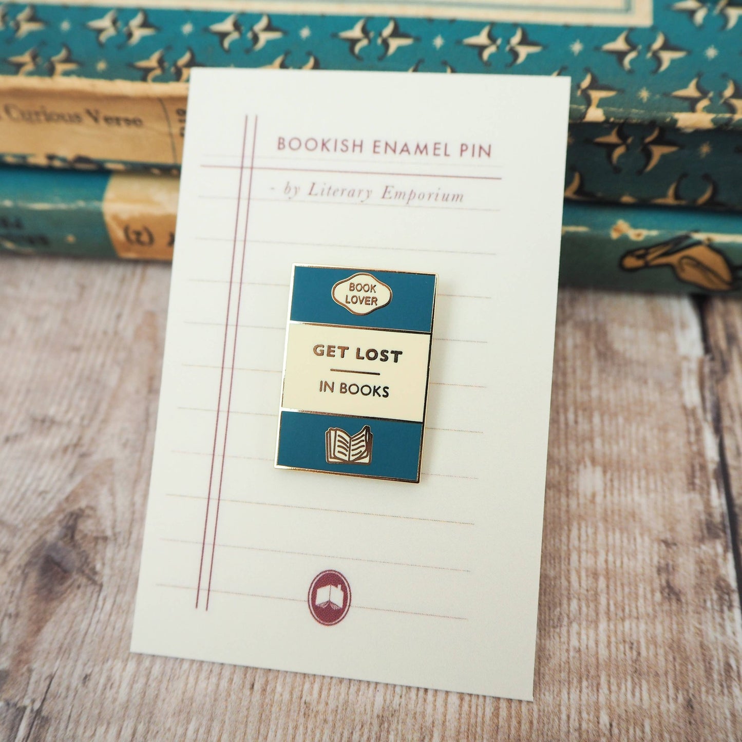 'Get Lost In Books' Book Lover Enamel Pin Badge / Κονκάρδα Βιβλιοφάγου - Diavazo Greek Books