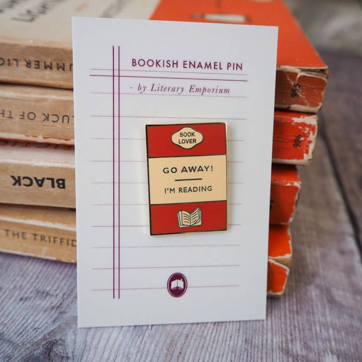'Go Away I'm Reading' Book Lover Enamel Pin Badge / Κονκάρδα Βιβλιοφάγου - Diavazo Greek Books
