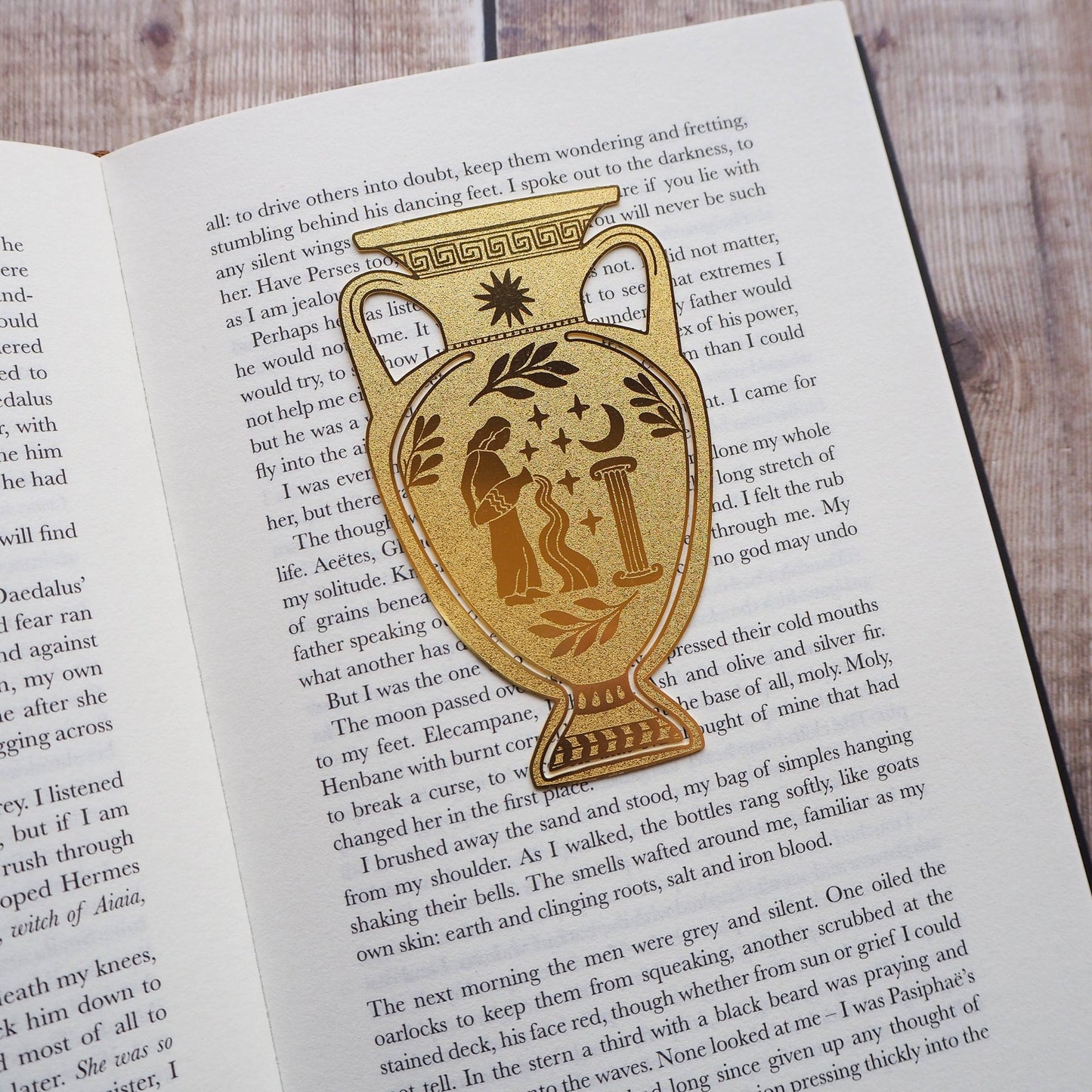 Greek Vase Brass Bookmark - Diavazo Greek Books