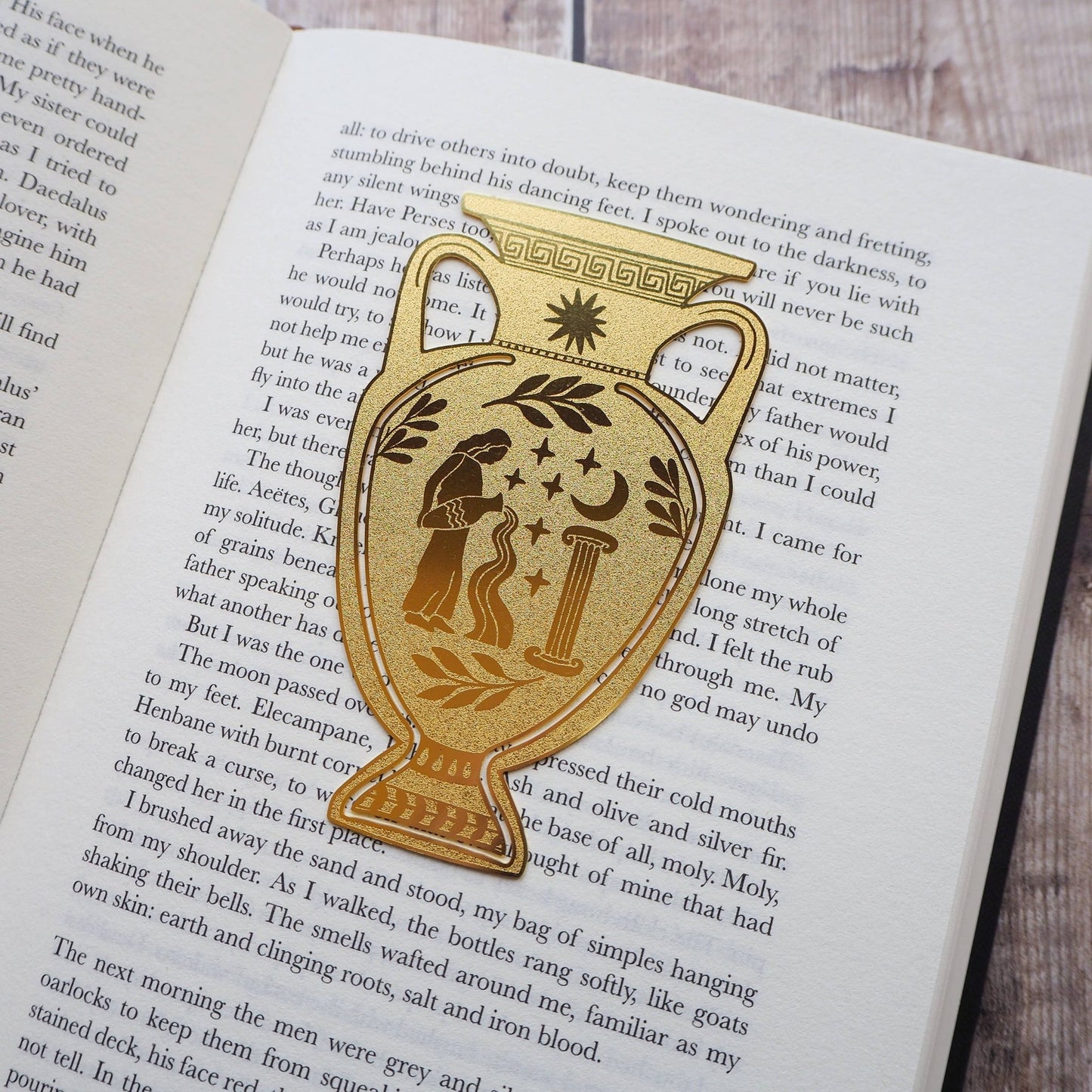 Greek Vase Brass Bookmark - Diavazo Greek Books
