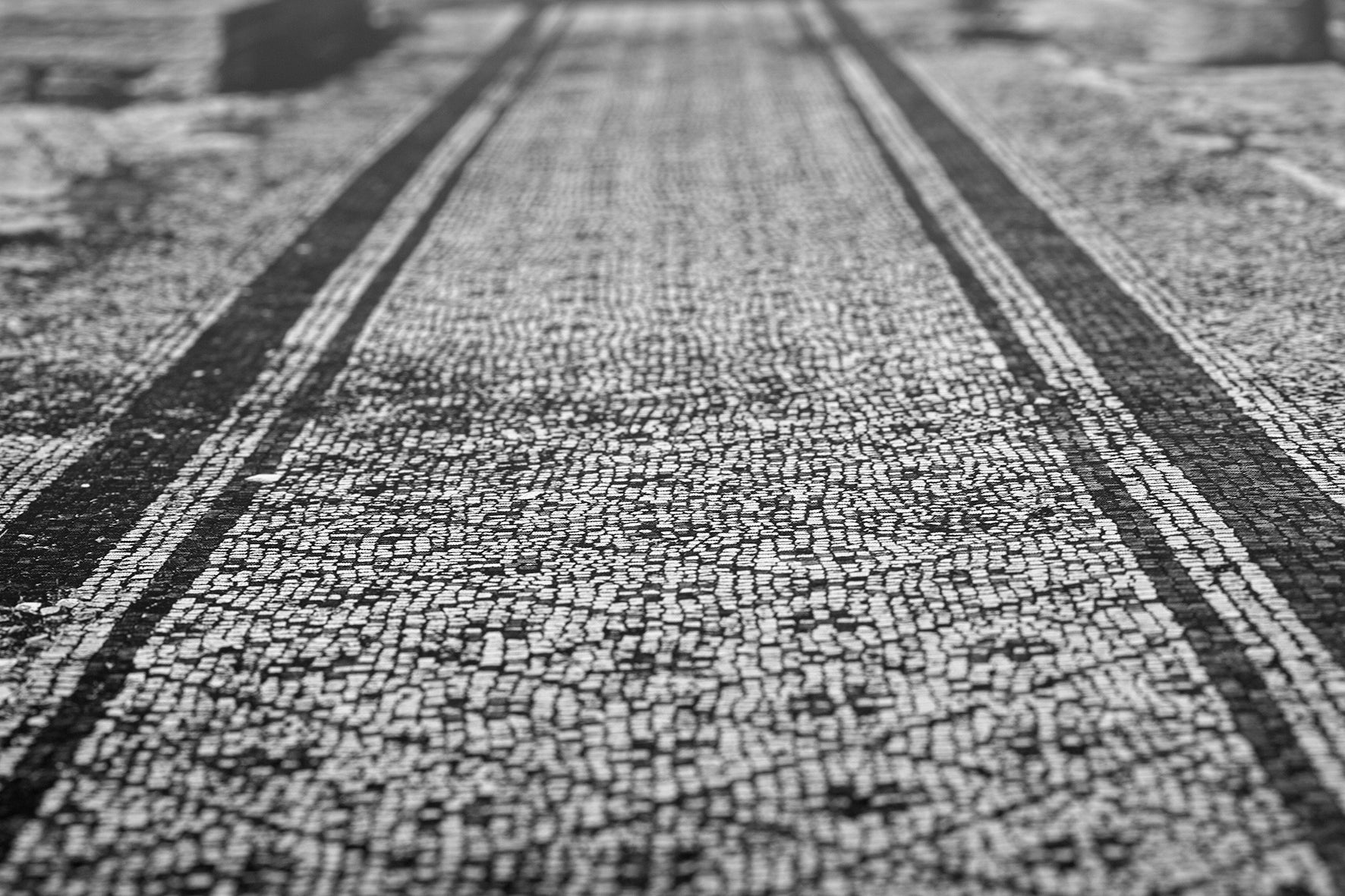 Προαύλια - Σπύρος Λάμπρου - Diavazo Greek Books