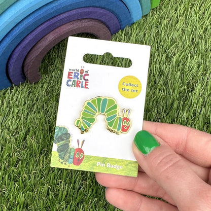 The Very Hungry Caterpillar Pin Badge / Κονκάρδα Μια Πολύ Πεινασμένη Κάμπια - Diavazo Greek Books