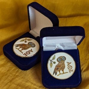 Unique Hard - Enamel Owl Pin, Inspired by Ancient Greece / Καρφίτσα Κουκουβάγια Θεάς Αθηνάς - Diavazo Greek Books